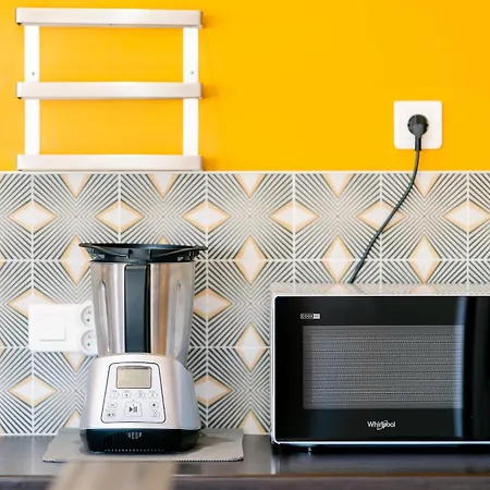 Art Deco - Piscine-wifi-parking * Maraussan