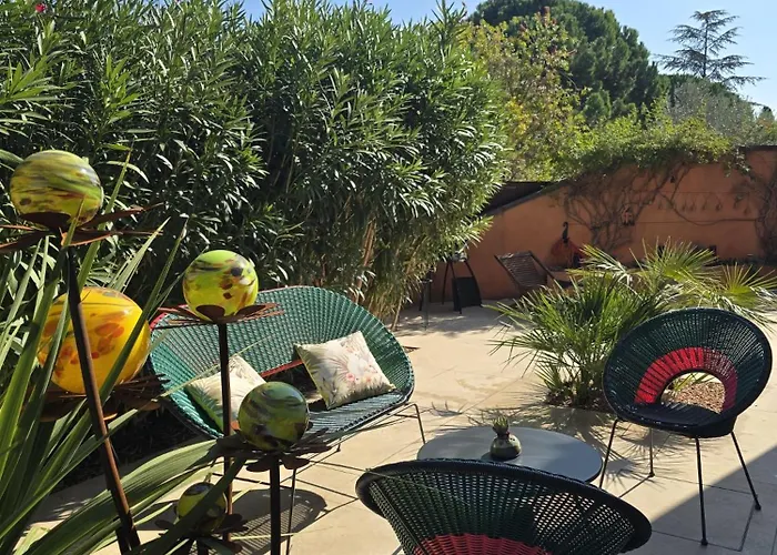 Art Deco - Piscine-wifi-parking Villa