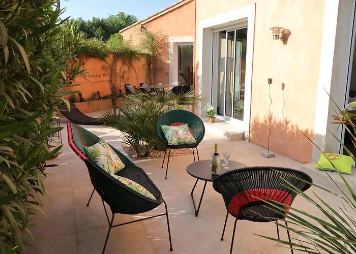 Art Deco - Piscine-wifi-parking * Maraussan
